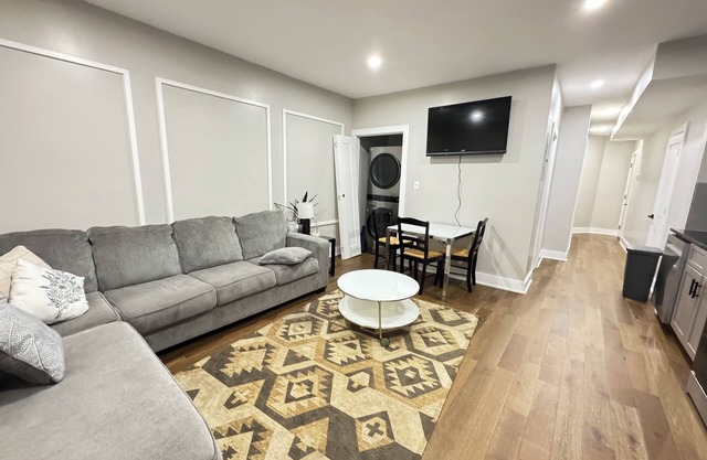 Great Location Updated 2BR Apartment