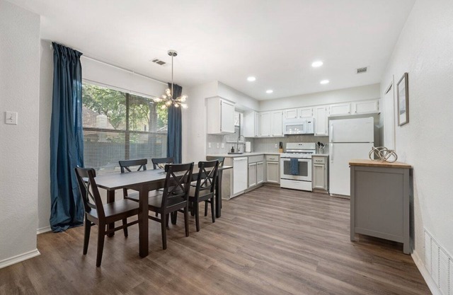 Great North Austin Location by AustinGetaways!