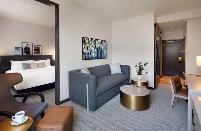 Great Value, Quality Stay! Spacious Unit Near Union Square, Pets Allowed!
