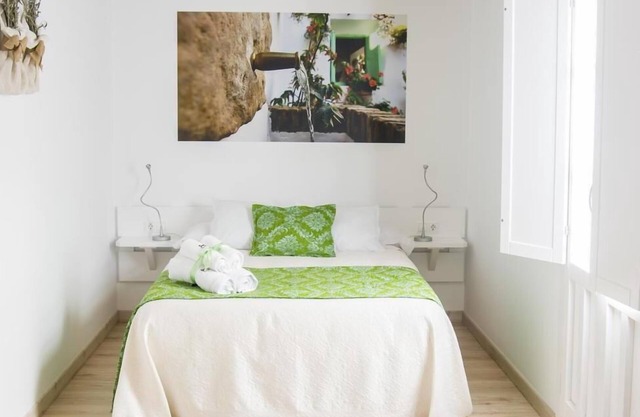Green Apartment Ensuite with Shower-Balcony