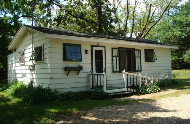 Green Lake, WI. Little House. Handsome Private Vacation Cottage