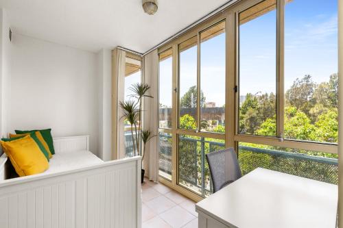 Green Views & Great Location Inner-City 1-Bed