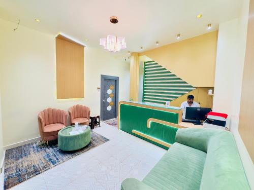 GREENS ESTATE Business Class Hotel