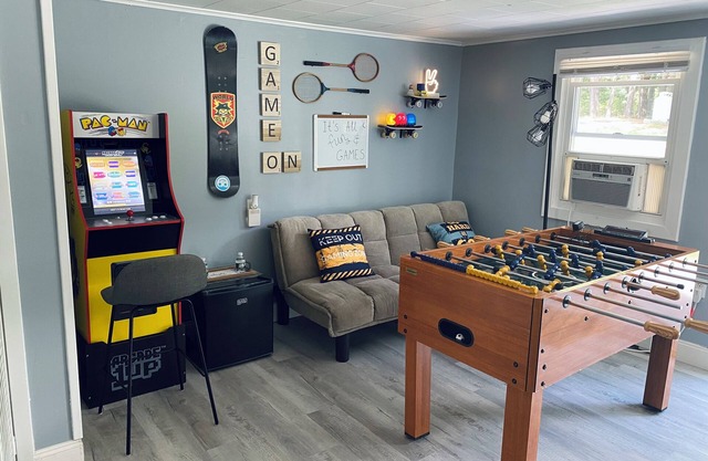 Greenville Getaway w/HOT TUB & GAME ROOM