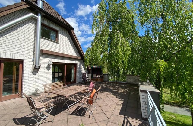 Große, Lichtdurchflutete Wohnung mit Dachterrasse und Sauna