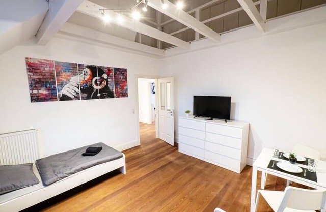 Große Monteurwohnung in Villa – 4 Zimmer, WLAN, TV, Küche – Ahrensburg Nähe Hamburg - OD06b