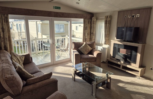 Grogu's Rest - 2 bedrooms with decking sleeps 6