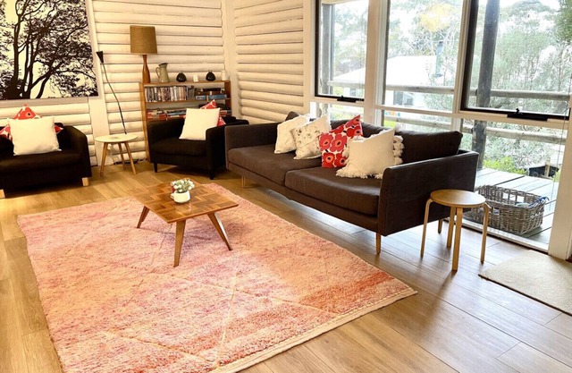 Groovy Lorne Ocean View Log House, Pet Friendly (Freshly renovated)