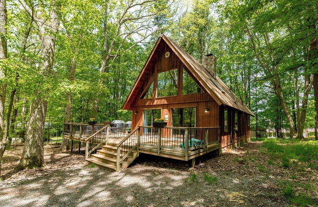 Grossi's Geschenk: Lake Access, Dogs Welcome, Dock Slip, Hot Tub, Fireplace!