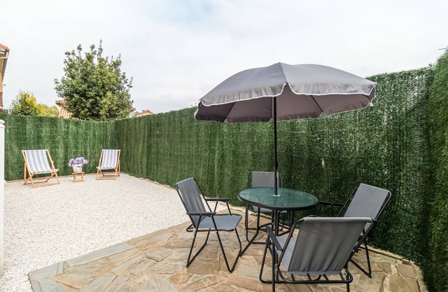 Ground Floor Apartment with Garden 'Costa Quebrada'