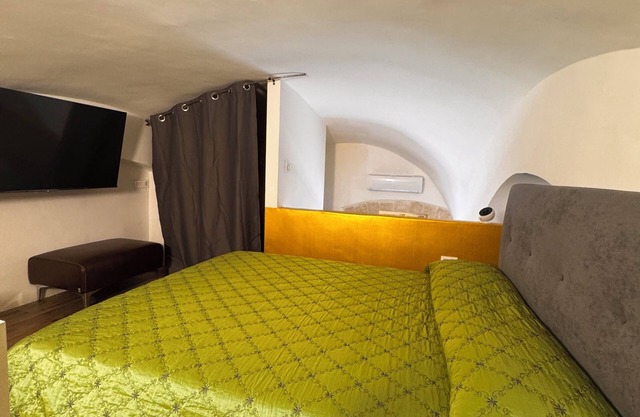 Ground floor loft, Street parking Ideal for capacity: up to 4 people