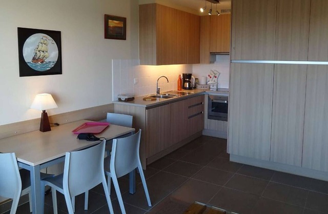 Ground floor with terrace, parking, pets allowed near the sea