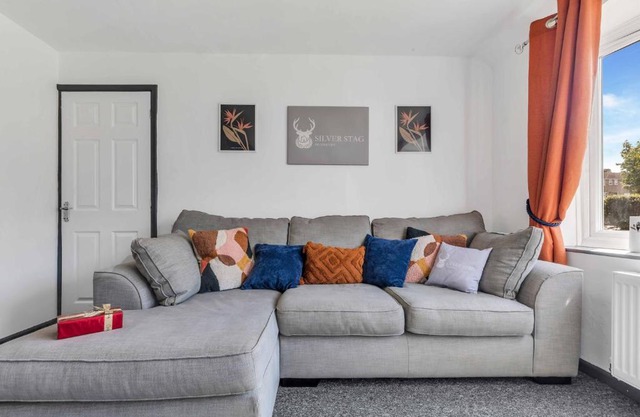 Group-Friendly 4-BR Home with Space & Comfort