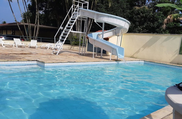 Guaraciaba gated community house with pool 200m from the sea