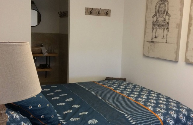Guest House 'Au Plus Proche Des Vignes' with Private Terrace and Wi-Fi