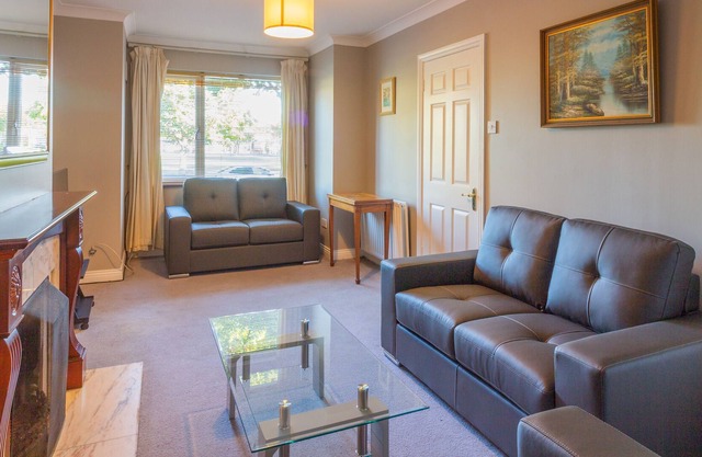 GuestReady - Amazing Family Home with a Garden