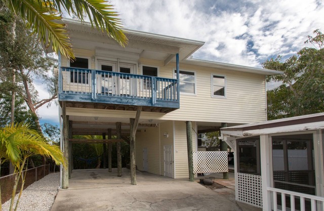 Gulf views and Intracoastal views - steps to beach. Elevator for easy access.