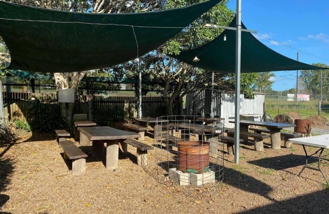 Gundy Pub and caravan park