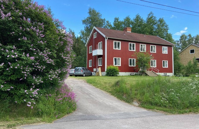 Hübsche Ferienwohnung in Småland, Badeplatz und Wanderwege am Haus, gr. Garten