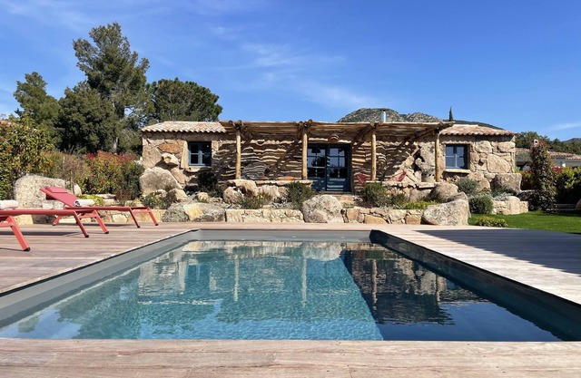House "caseddu" for 4 persons SWIMMING POOL AND JACUZZI