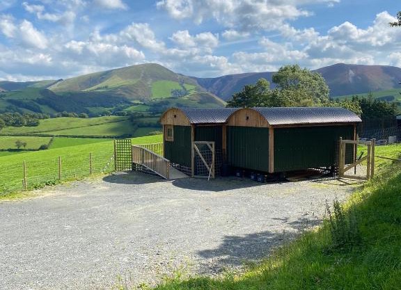 Hafan y Mynydd - Mobility adapted double shepherd hut
