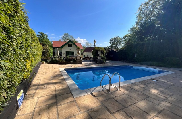 HAFOD LODGE, family friendly, luxury holiday cottage in Pontyclun