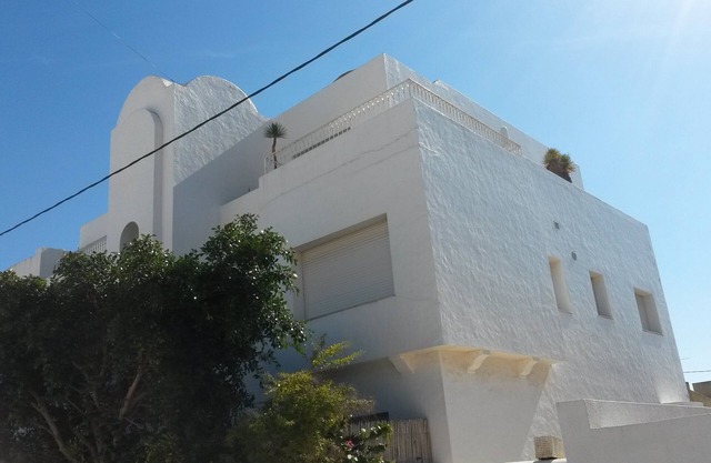 Hammamet: Large Typical Apartment with beautiful terraces near the sea