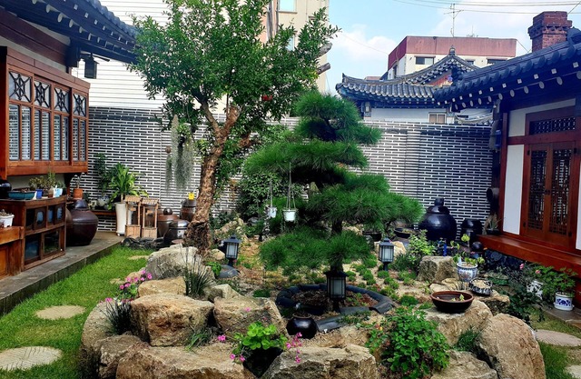 Hanok1957