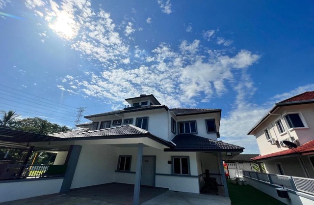 Happy 2 Homestay (28 pax) (swimming pool)