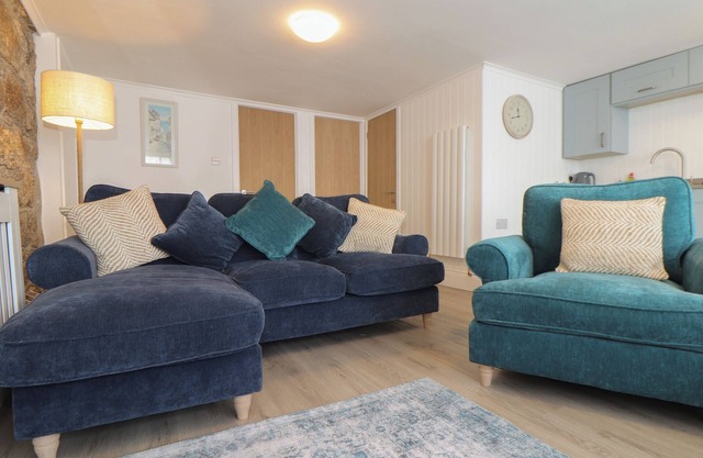 HARBOUR STUDIO, pet friendly in Sennen Cove