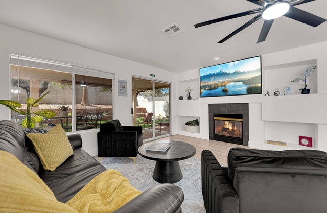 Heart of Henderson - Your ideal extended stay