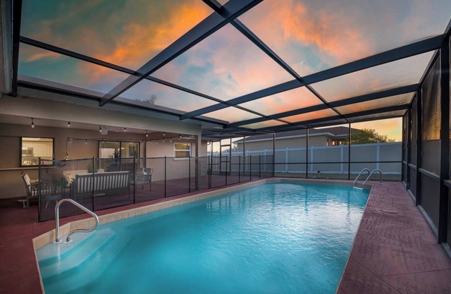 Heated Pool | Game Room | 9 beds | 2 Living Rooms for Groups & Families! PETS OK!