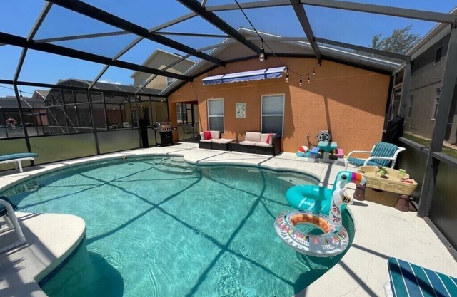 Heated Pool, Grill 4Bdr/3Bath Home close to Disney