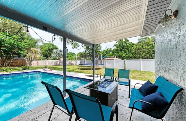 Heated pool. Home is made with LOVE! Pets OK!