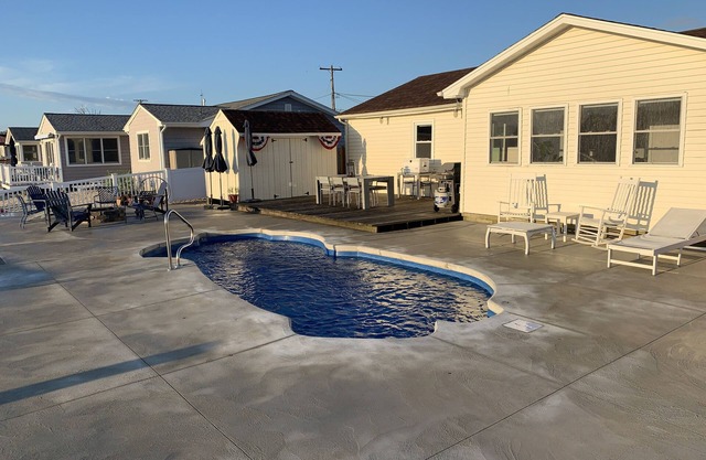 Heated Pool with 75 Feet of Dock Bring your Boat or WaveRunner 30 Day min