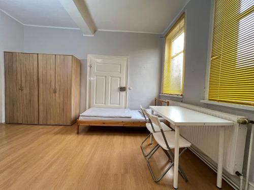 Helles Apartmenthaus für Handwerker und Monteuere - HM