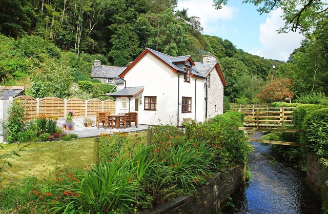 Hen Gapel - Three Bedroom House, Sleeps 4