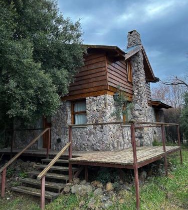 Hermosa cabaña a orillas del rio