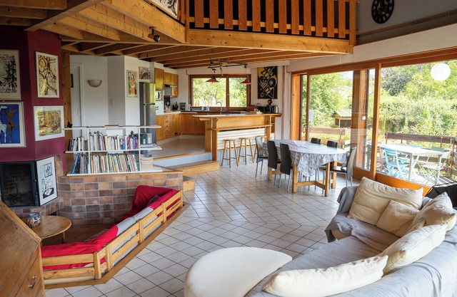 Hexagonal apartment with balcony and garden 3 minutes from the lake