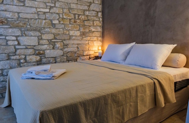 Hideaway in Damouchari Suite with private access to the sea