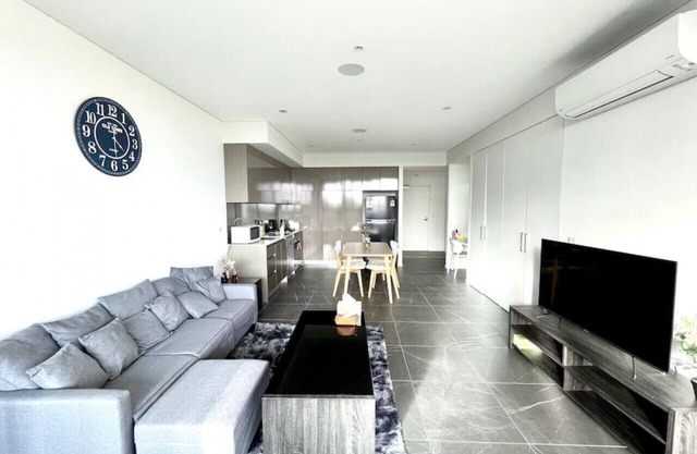High Floor Skyline view 2Br close2Olympic park