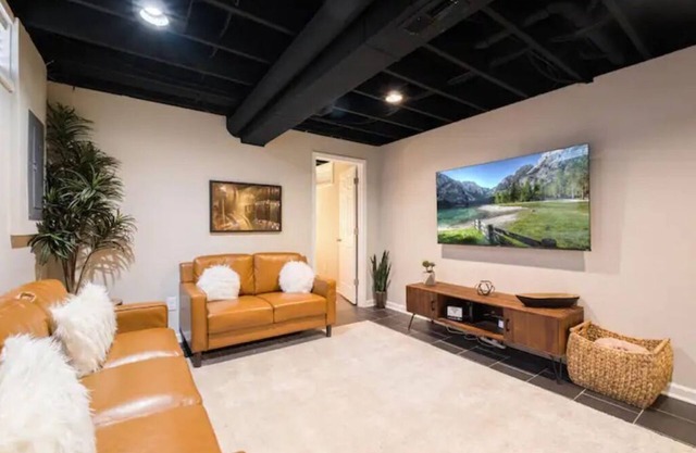 High Rye Home! Nulu | Bourbon District | King Beds