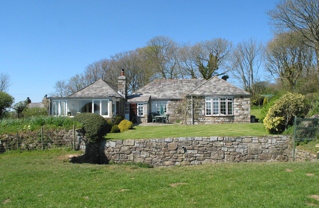 HIGHER TUMROSE, pet friendly, country holiday cottage in Blisland