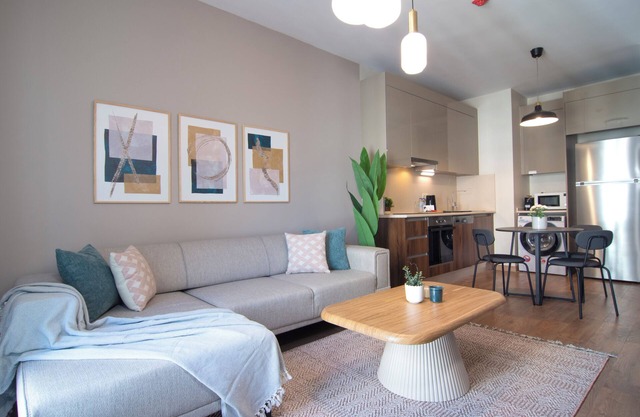 Hight floors 1 bedr apart all yours