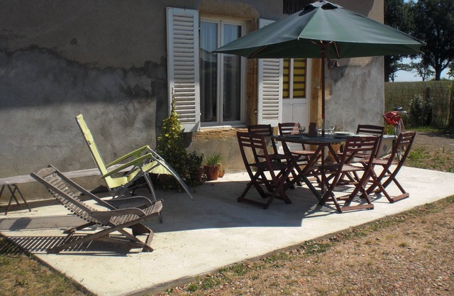 hill cottage chenay le chatel
