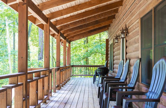 Hillside Haven ★ Rustic Cozy Cabin Nestled In Woods