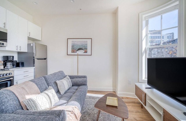 Hip Dupont Circle 2BR w/W/D, nr Dining & Bars, by Blueground