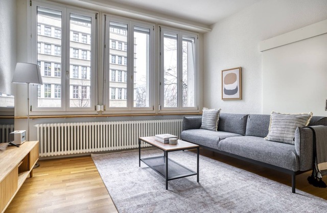 Hip Langstrasse 2.5 Room w/Storage & W/D, 2 min to Market, by Blueground