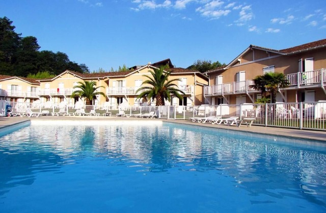 Hiring T3 with swimming pool and garden in Anglet capacity 6 people