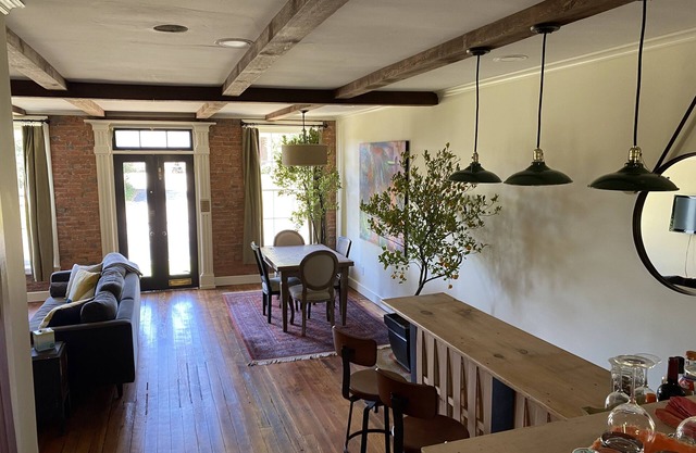 Historic Country Guest House, close to Gettysburg, Frederick, Ski Slopes & more.